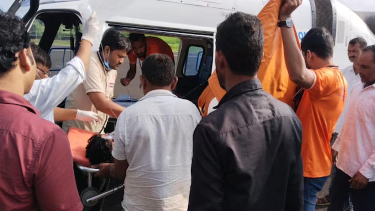 सागर जहरीली शराब कांड: पिता-बेटे समेत अब तक 22 की मौत, 112 अस्पताल में भर्ती; 14 गिरफ्तार, कांग्रेस बोली- ‘दवा से लेकर शराब तक सब जहरीला बिक रहा’