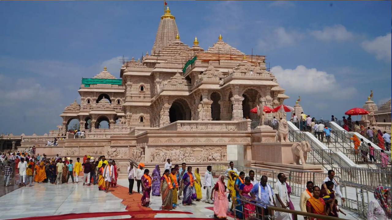 70 नहीं, 105 बार अयोध्या राम मंदिर में चोरी! CCTV में हर हरकत कैद, जूते-जेब में चंदा रखते दिखे आरोपी