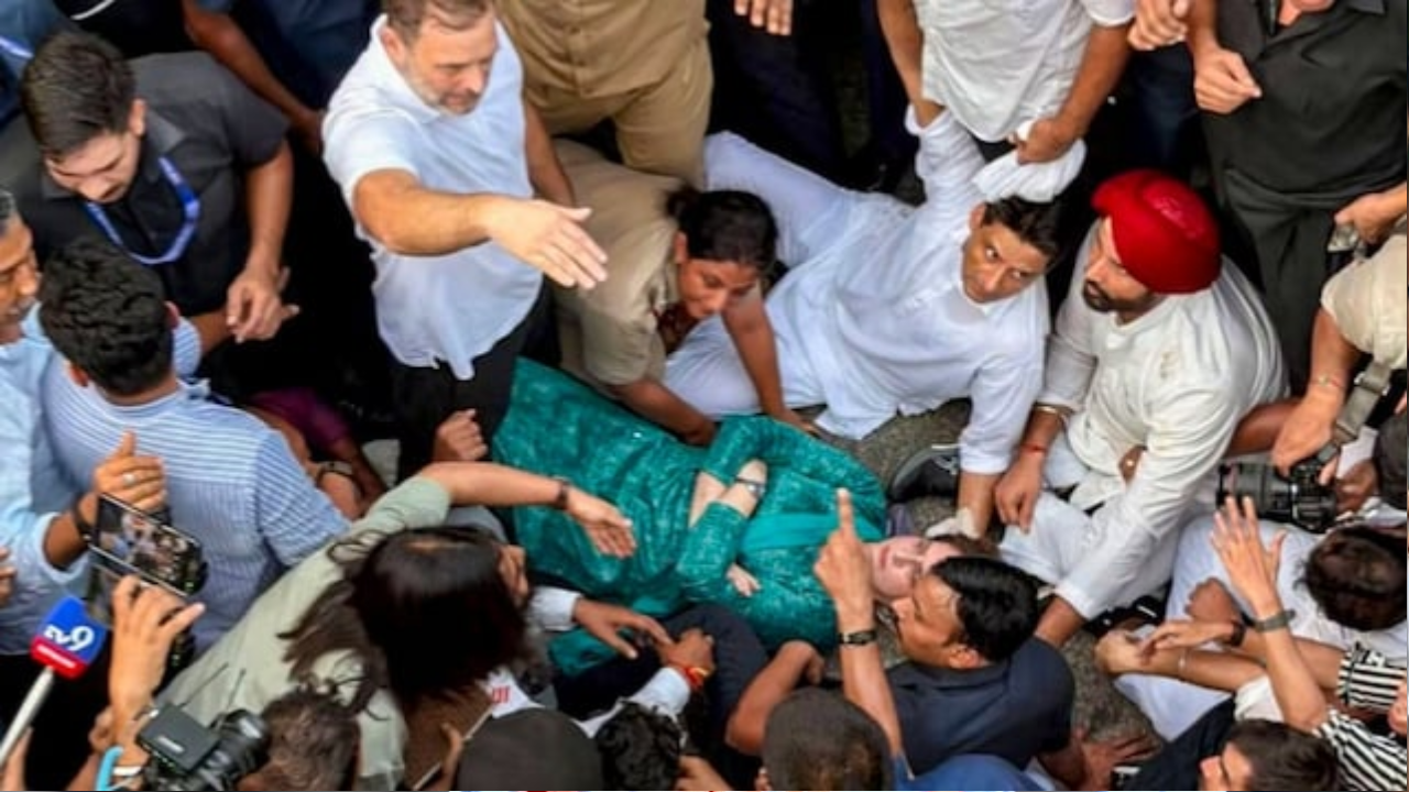 ज्ञानेश कुमार के इस्तीफे पर अड़े राहुल-प्रियंका, लगातार दूसरे दिन धरना; जंतर-मंतर से पहले हिरासत में लिए गए, बाद में रिहा