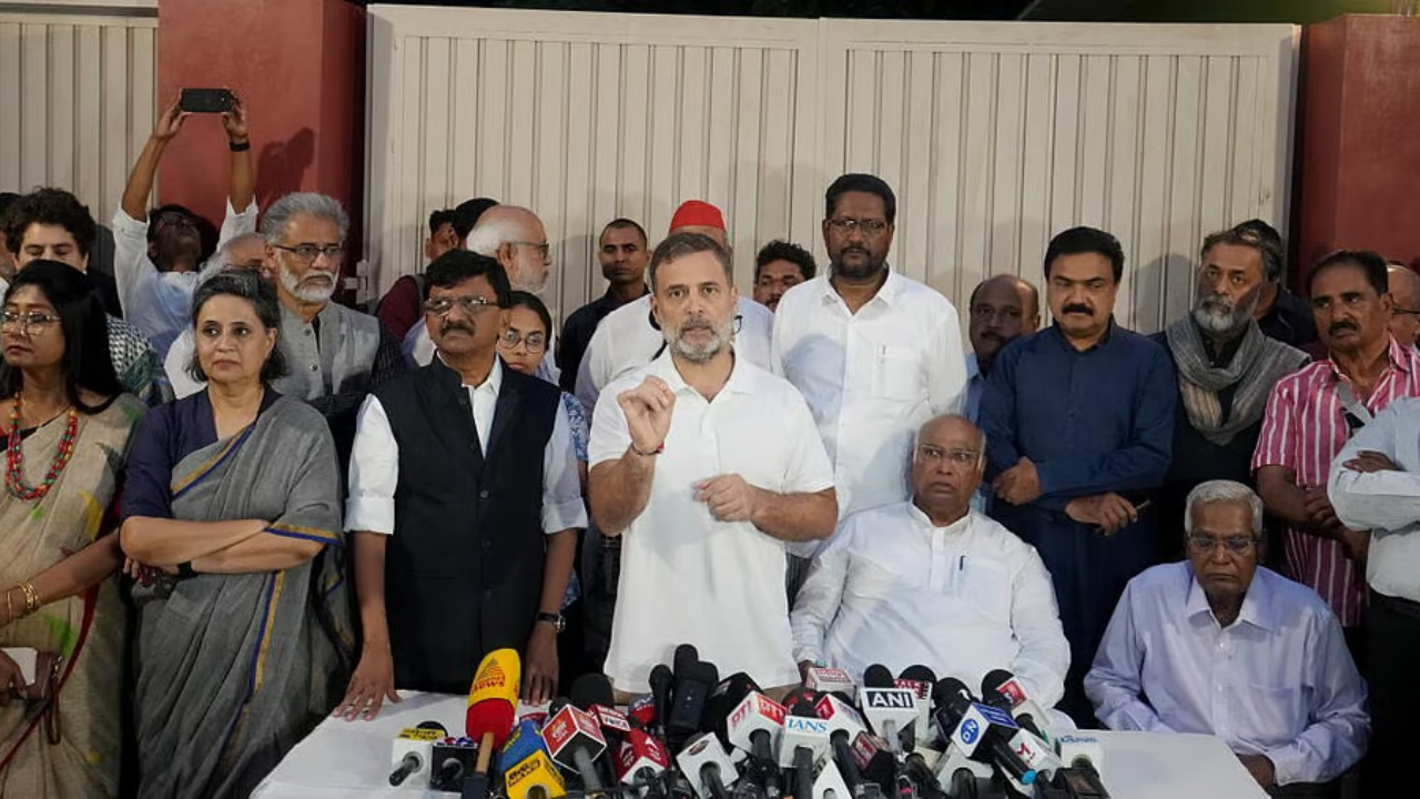 8 दिन में INDIA ब्लॉक की छठी बैठक, राहुल बोले- ज्ञानेश कुमार का इस्तीफा लेकर रहेंगे, 2 साल भी लगे तो जारी रहेगा आंदोलन